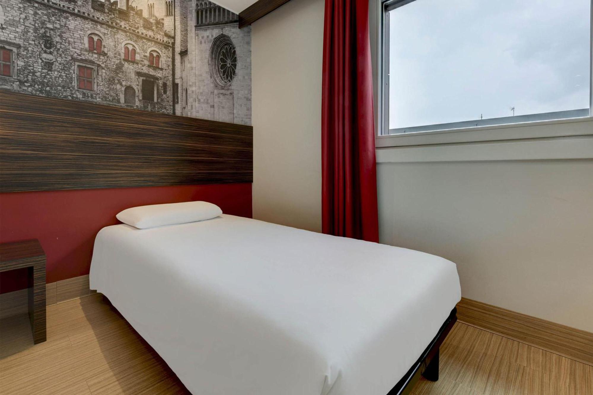 B&B Hotel Trento Esterno foto