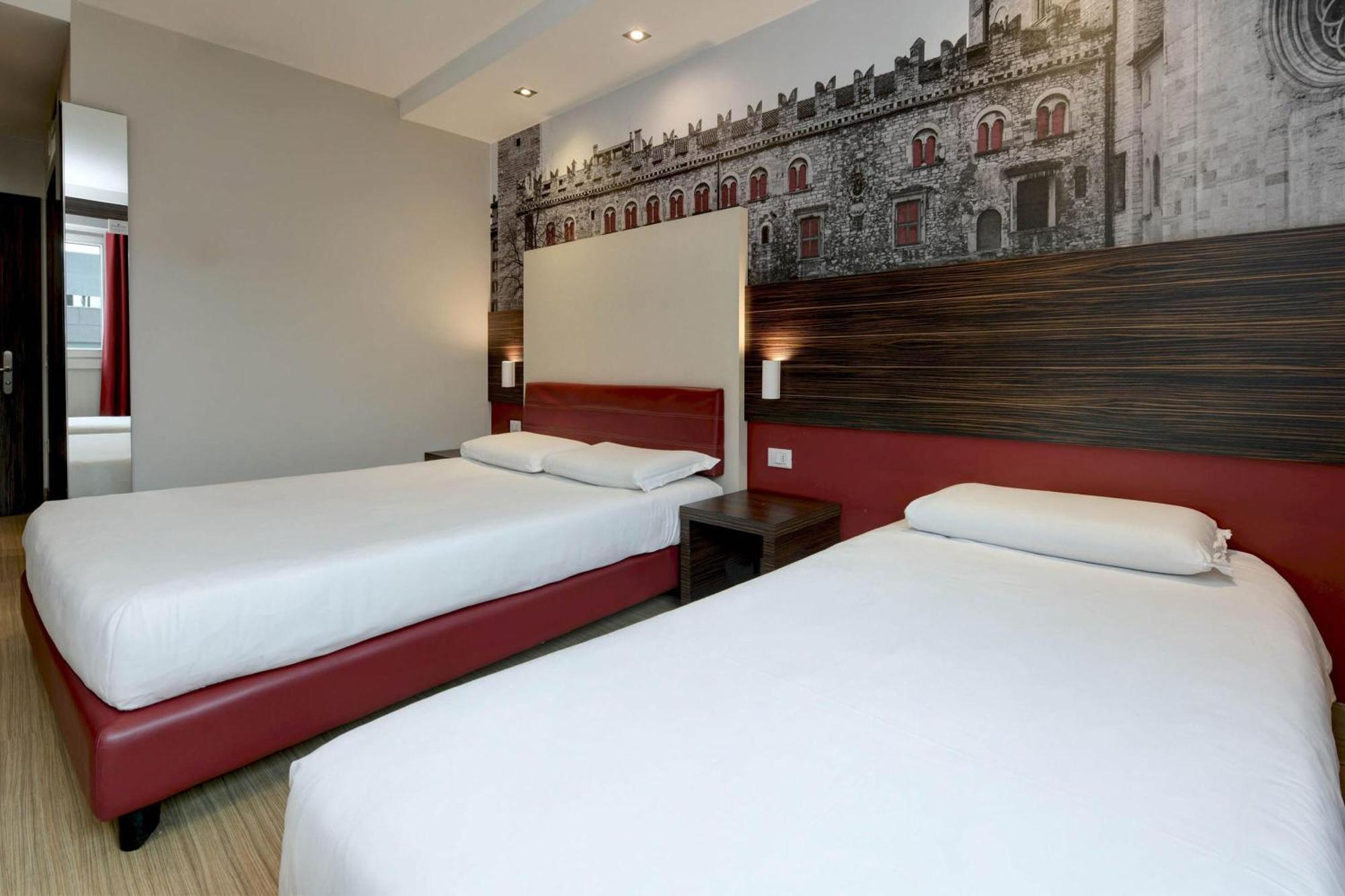 B&B Hotel Trento Esterno foto