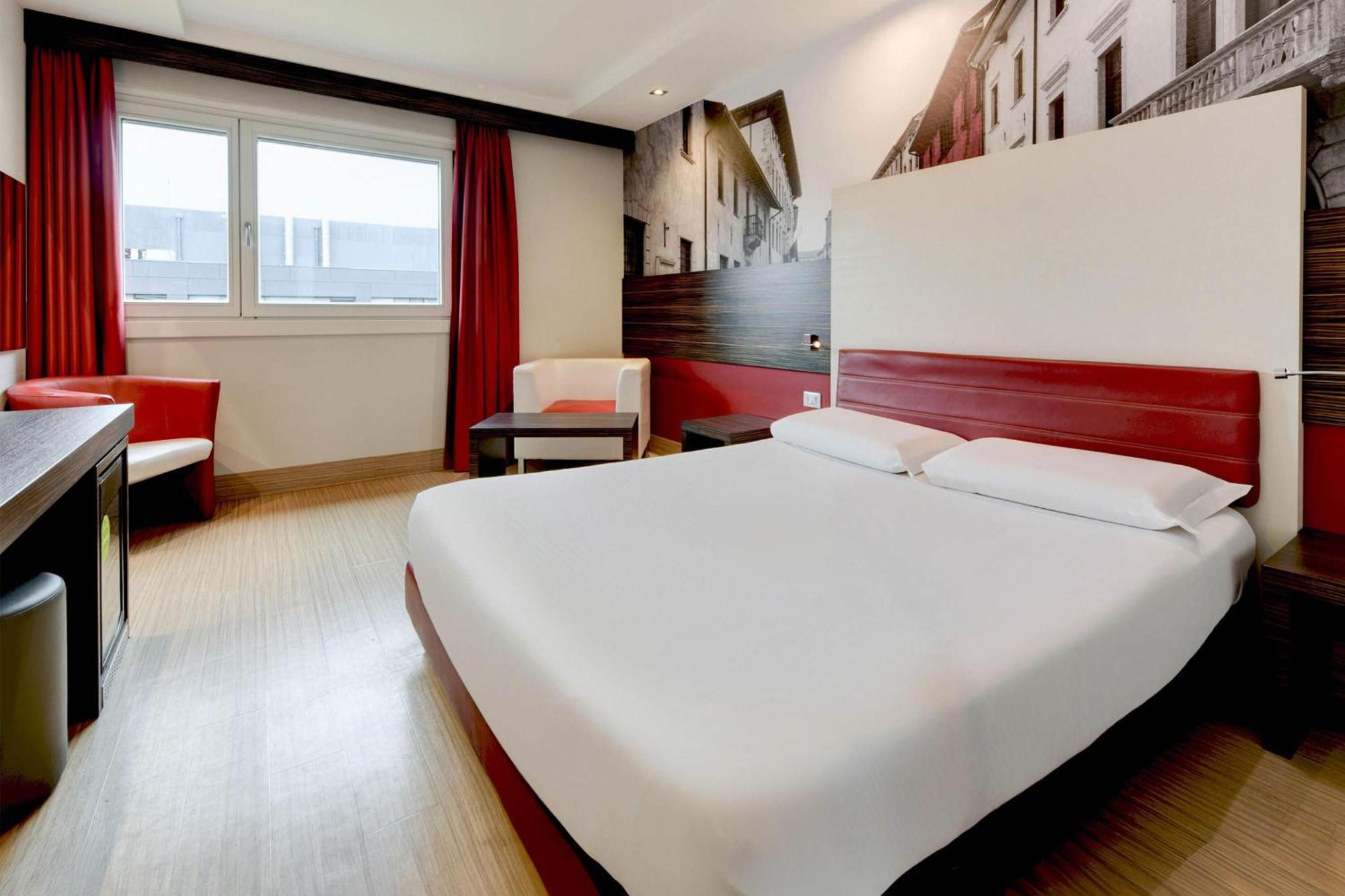 B&B Hotel Trento Esterno foto