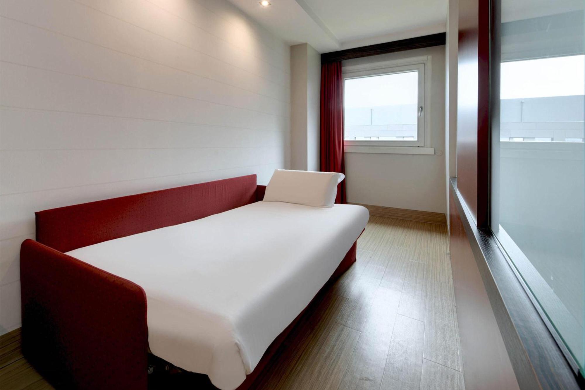 B&B Hotel Trento Esterno foto