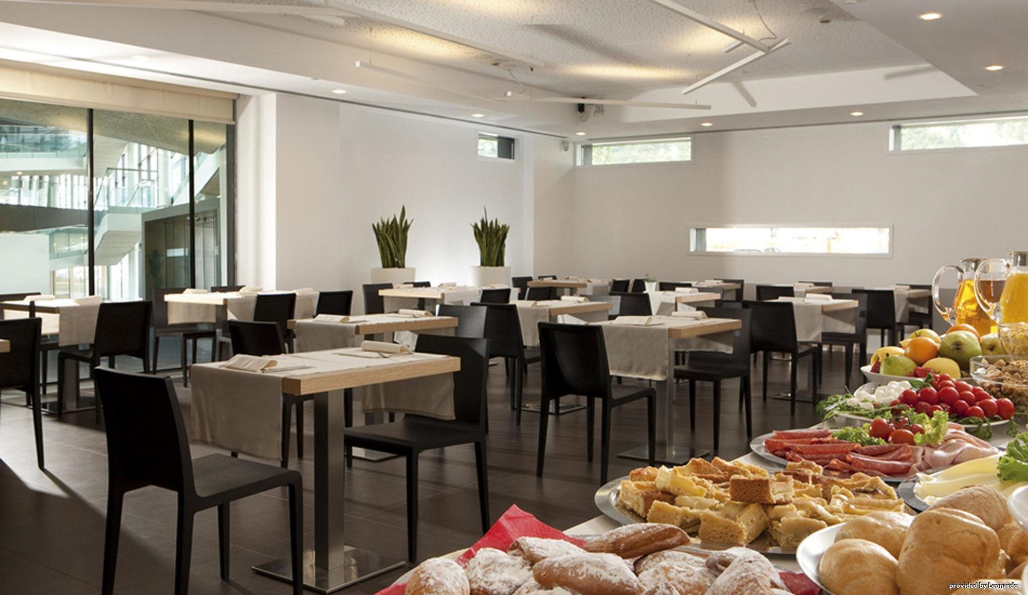 B&B Hotel Trento Esterno foto