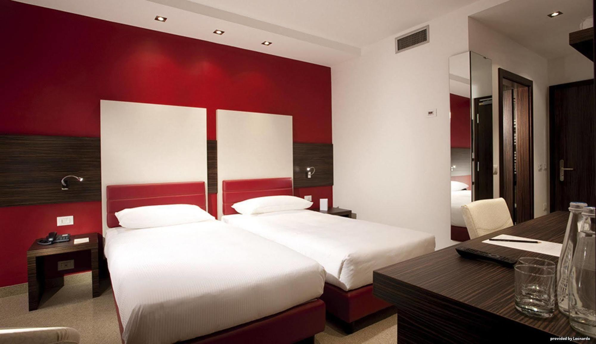 B&B Hotel Trento Esterno foto